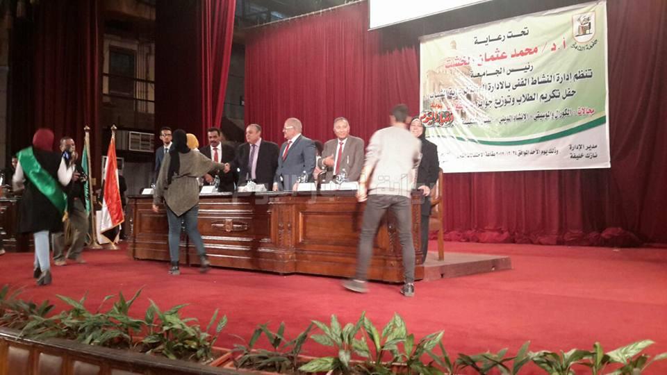 رئيس جامعة القاهرة: الاتحادات والأنشطة الطلابية جزء لا يتجزأ من رسالة الجامعة