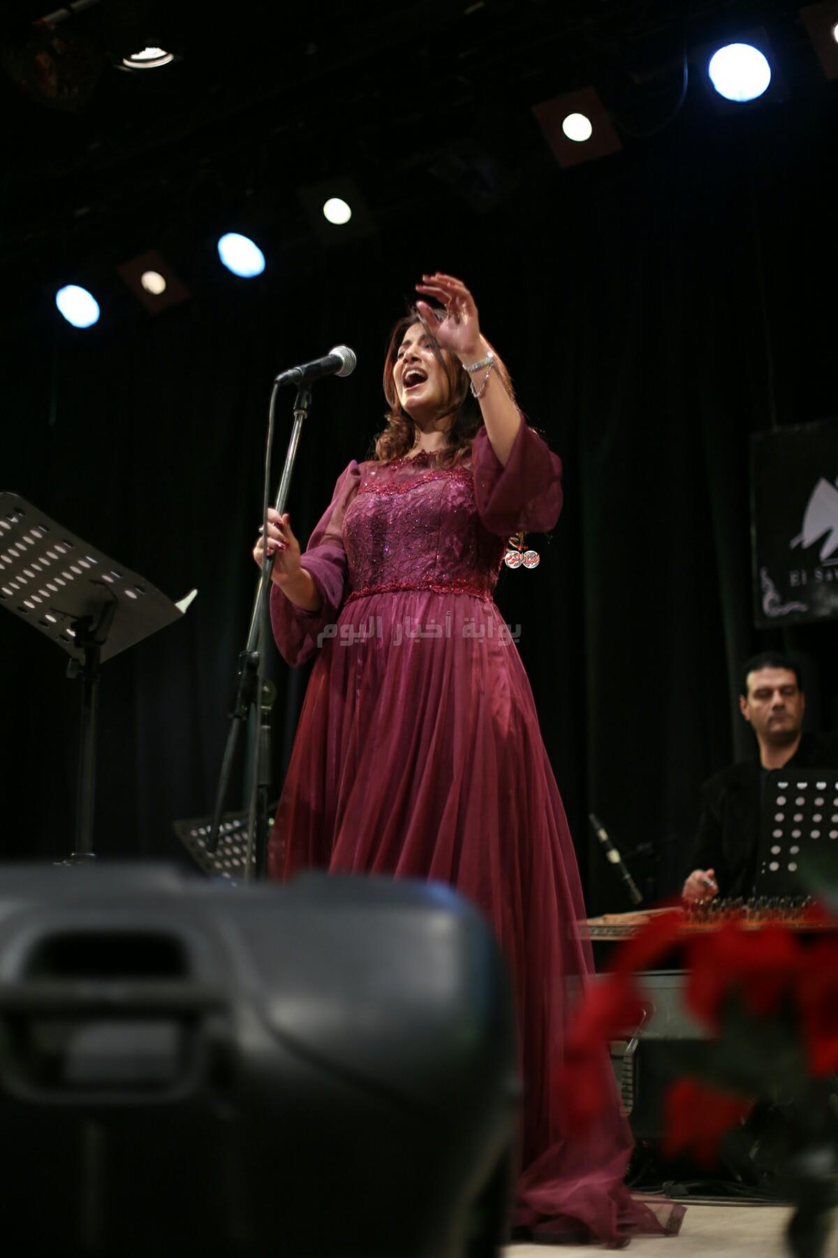 بالصور ياسمين علي تشعل حفل الساقية بحضور نجوم الغناء والشعراء