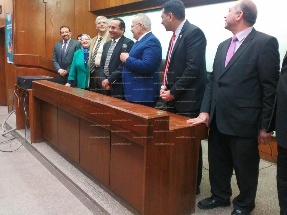 .رئيس جامعة القاهرة يتفقد الحرم الجامعي في ثاني يوم للدراسه بالترم الثاني 