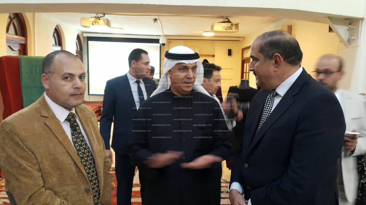 السفير المصري يفتتح معرض التضامن للحرف 