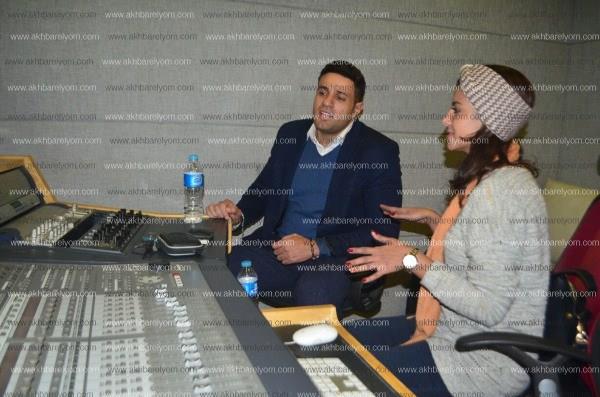كواليس تسجيل تتر «أنا شهيرة.. وأنا الخائن» لمحمد نور وياسمين علي