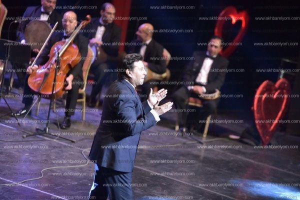 هاني شاكر يتألق بحفل «عيد الحب» بحضور وزير الرياضة