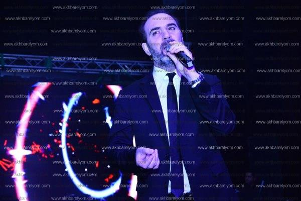 وائل جسار يُشعل حفل «عيد الحب» بأغانيه الرومانسية