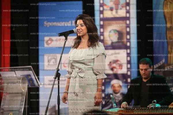 ياسمين علي تتألق بحفل افتتاح مهرجان «المركز الكاثوليكي»