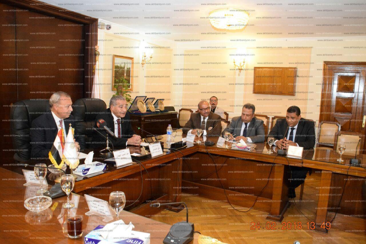 وزير التموين والتجارة الداخلية ومحافظ قنا يشهدان توقيع عقد تخصيص أول منطقة لوجستية 