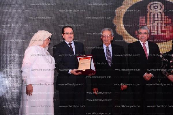 تكريم عمرو موسى وطارق المهدي بحفل «جائزة باديب»