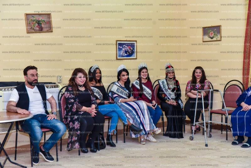 ملكات جمال العرب بصحبة عبير صبري في زيارة للمسنين بالجيزة