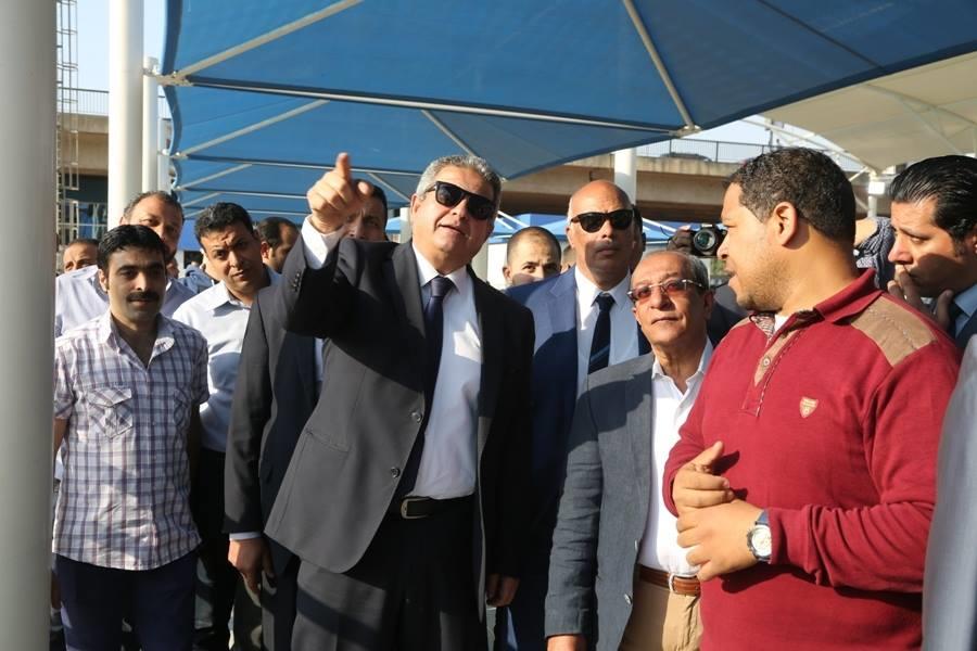 وزير الرياضة يفتتح مجمع فريدة عثمان للسباحة بمركز شباب الجزيرة