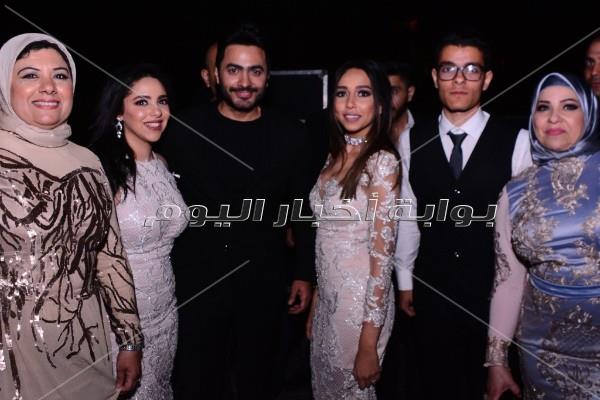 تامر حسني والليثي وجوهرة يحيون زفاف «مصطفى وسندريلا»