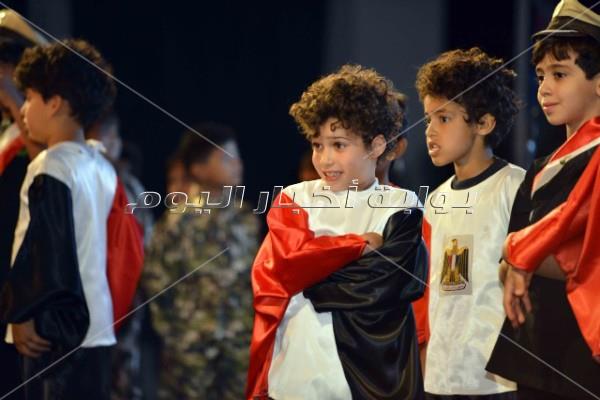 تكريم أسامة هيكل وجلال السعيد وأسر الشهداء باحتفالية «حب مصر»