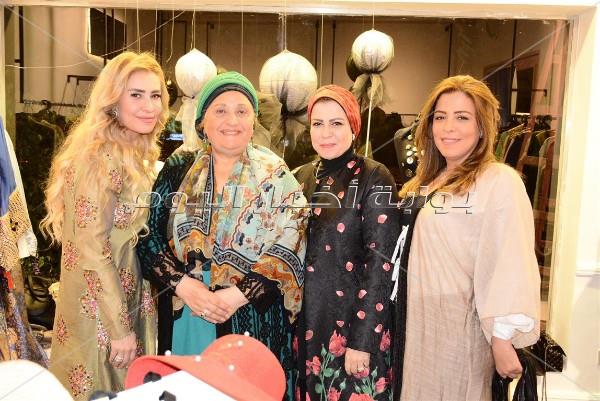 نجمات الفن يفتتحون لوكيشن ملابس رمضان