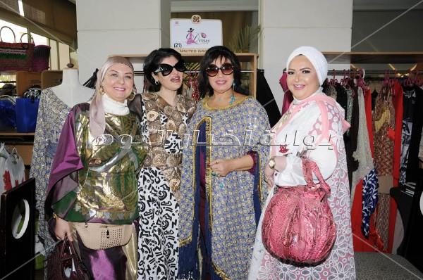 فيفي عبده ونبيلة عبيد وشهيرة تشاركن بعرض أزياء «رمضاني»