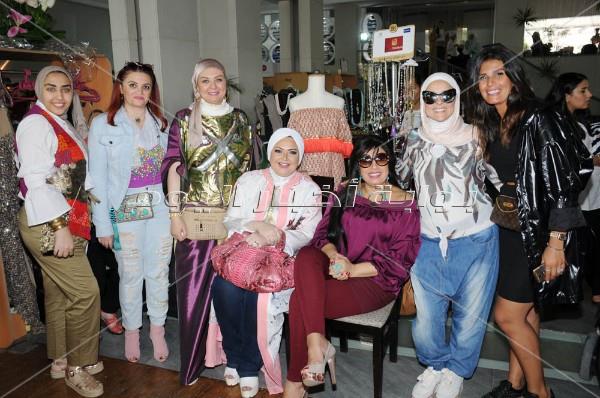فيفي عبده ونبيلة عبيد وشهيرة تشاركن بعرض أزياء «رمضاني»