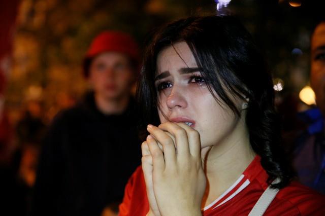 دموع جماهير ليفربول بعد خسارة دوري أبطال أوروبا