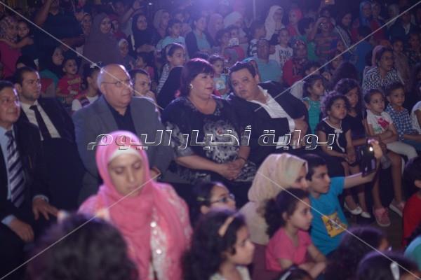  إيناس عبد الدايم وخالد جلال يشاهدن عرض «الليلة الكبيرة» بساحة الهناجر