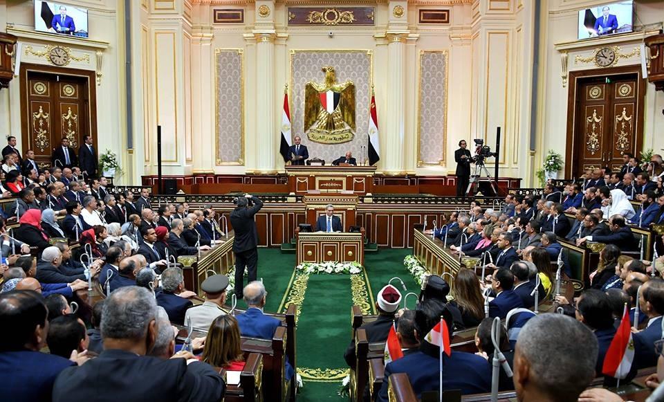 البرلمان يتزين لاستقبال الرئيس السيسي
