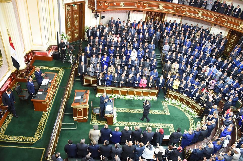 البرلمان يتزين لاستقبال الرئيس السيسي