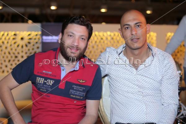 إيهاب توفيق يعود بقوة بحفل «ع الطاولة» مع ريهام سعيد