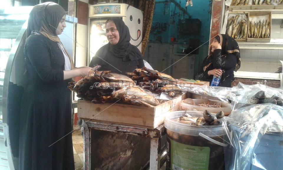 الرنجة والفسيخ.. أكلات مقدسة للمصريين في العيد
