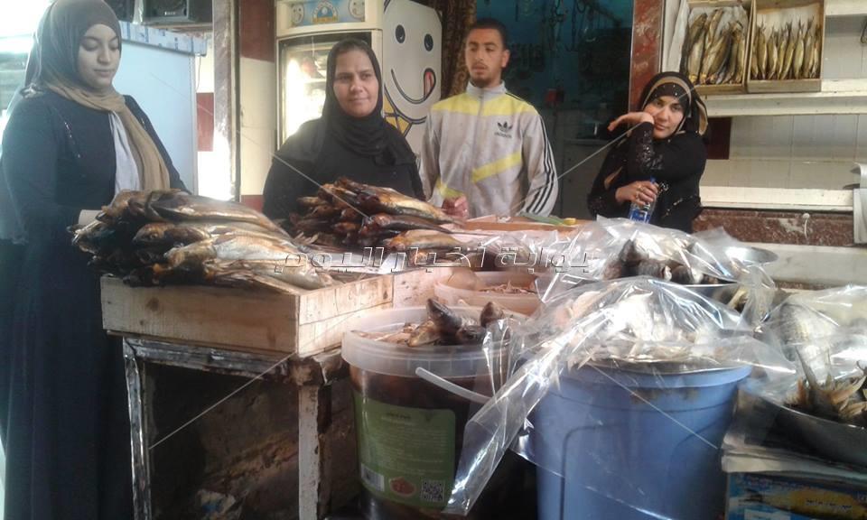 الرنجة والفسيخ.. أكلات مقدسة للمصريين في العيد