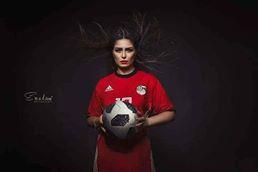 منة فضالى تشجع المنتخب المصري 