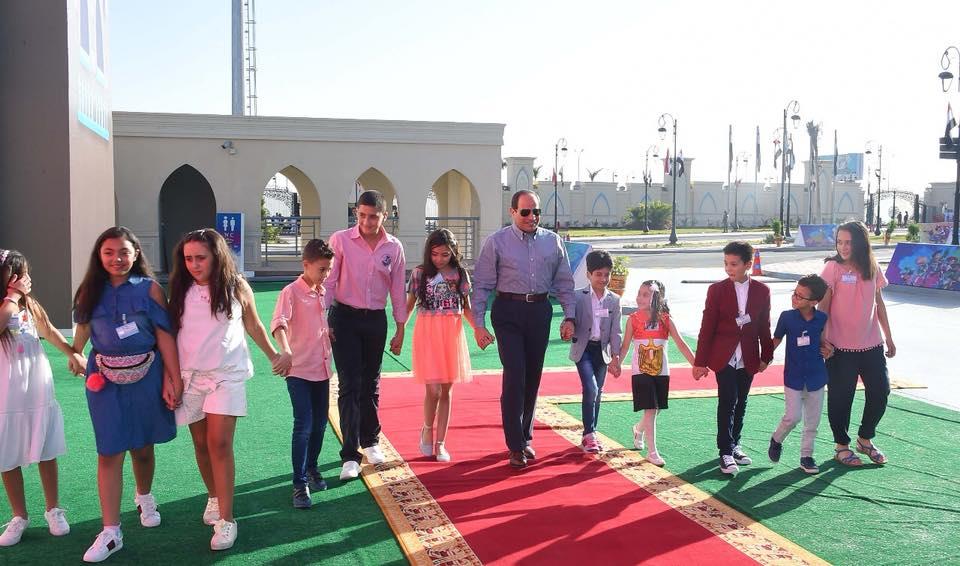 الرئيس يشارك أسر وأبناء الشهداء احتفالية عيد الفطر