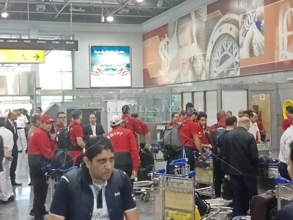 الصور الأولى لللمتخب في مطار القاهرة 