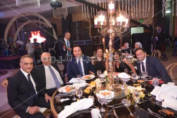الخطيب وشيكابالا بصحبة الفنانين في زفاف نجل عمرو الجنايني