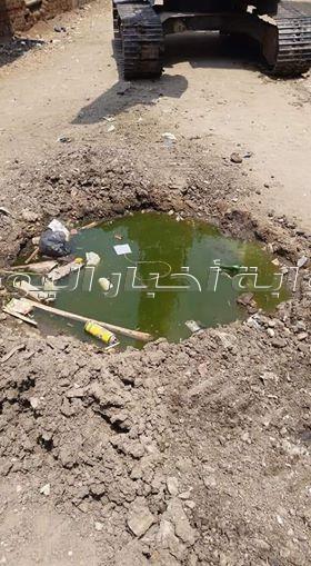 30صورة لغرق «قرية بهيدة» في مياه «الصرف الصحي» 