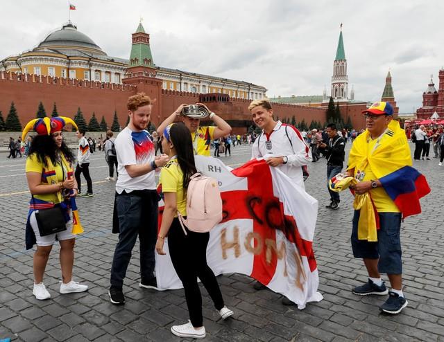 روسيا 2018 | شاهد أجواء حماسية قبل مباراة كولومبيا وإنجلترا 