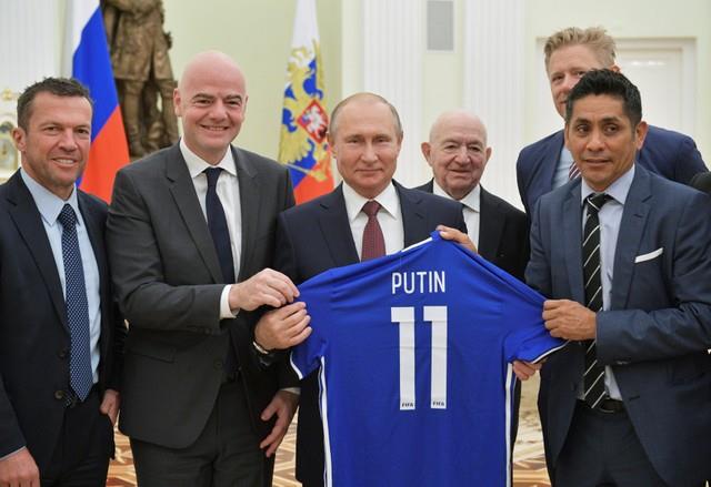 بوتين مع نجوم العالم 