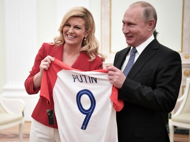 استقبال بوتين لرئيسة كرواتيا ورئيس فرنسا