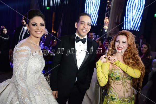 حماقي وبوسي وأوكسانا يتألقون في زفاف «أحمد وآلاء»