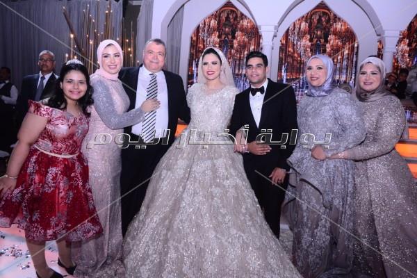 تامر حسني وحماقي يحيان زفاف «محمد وبسنت»