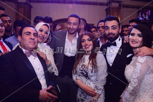 حمادة هلال وهدى نجما زفاف الإعلامي كريم طارق