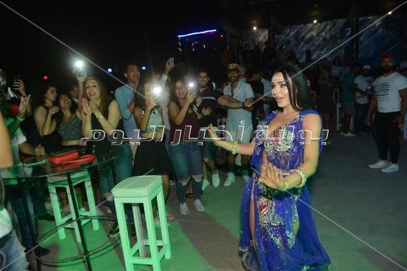 جوهرة والاكوشنير يرقصان على أنغام مصطفى حجاج والليثي في حفل الساحل 