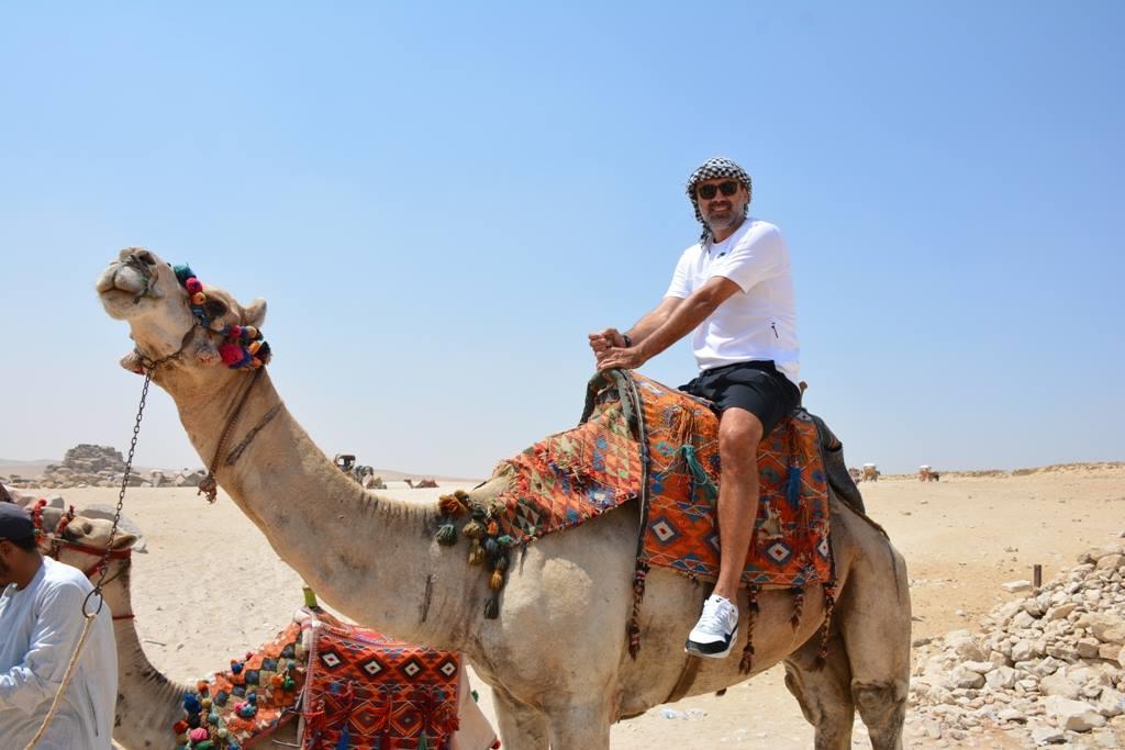 جولة سياحية لفريق العين الاماراتي في منطقة الأهرامات