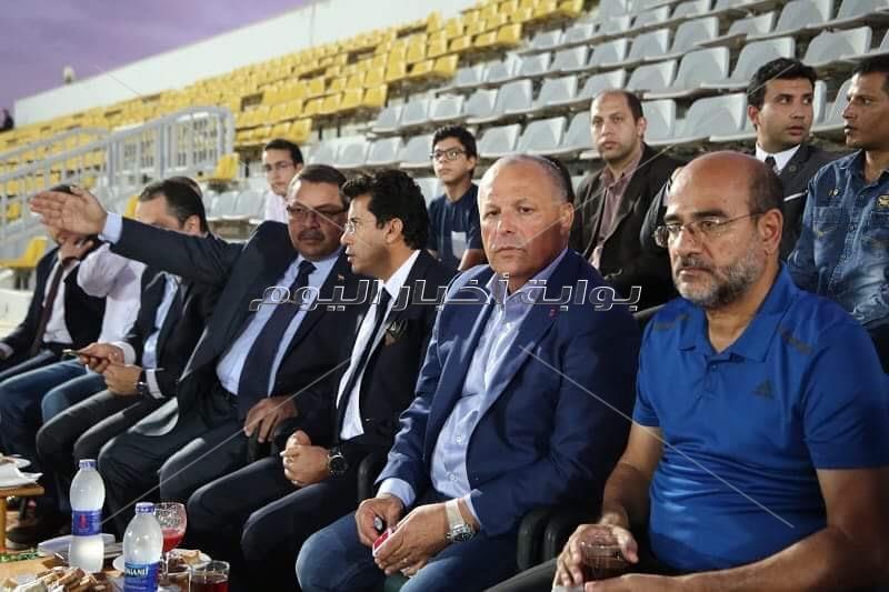 وزير الرياضة يشهد مران المنتخب على استاد برج العرب