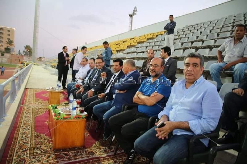 وزير الرياضة يشهد مران المنتخب على استاد برج العرب