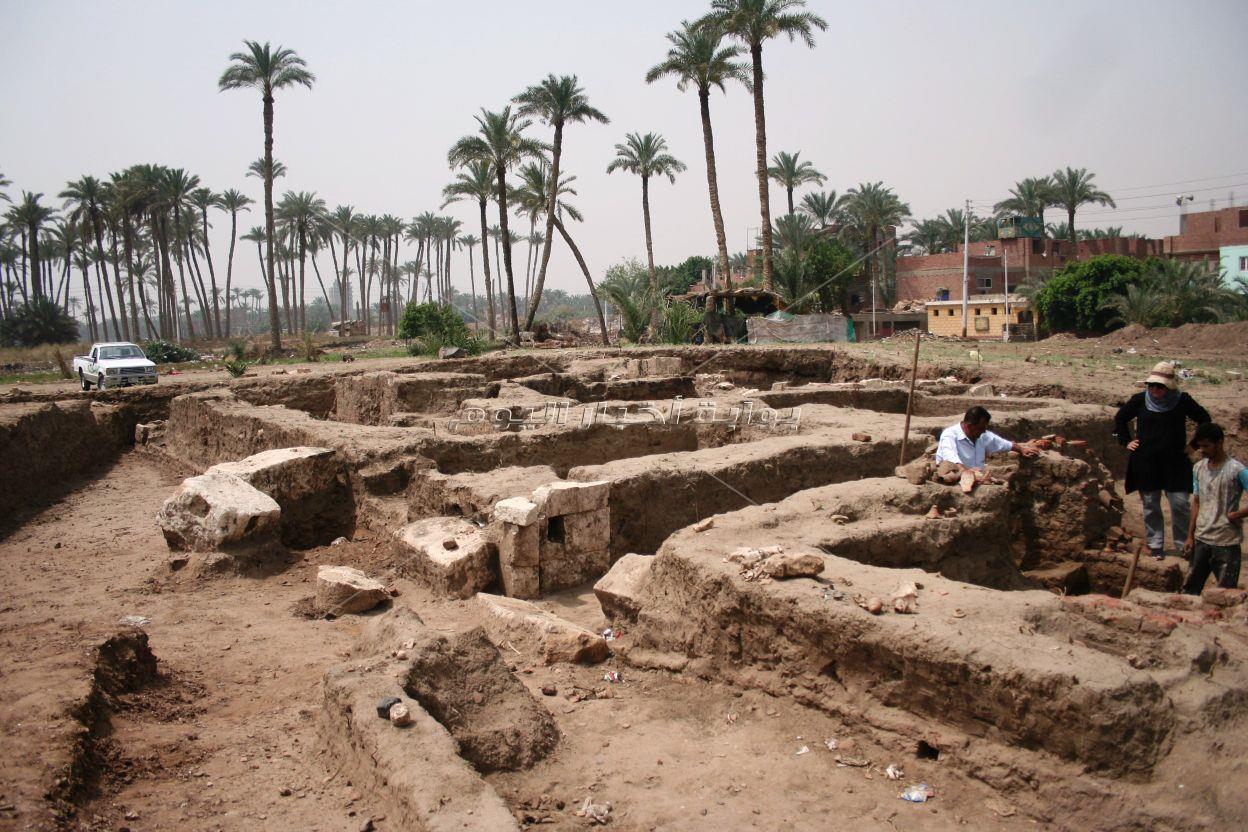 اكتشاف مبنى اثري ضخم بـ«حوض الدمرداش» في ميت رهينة