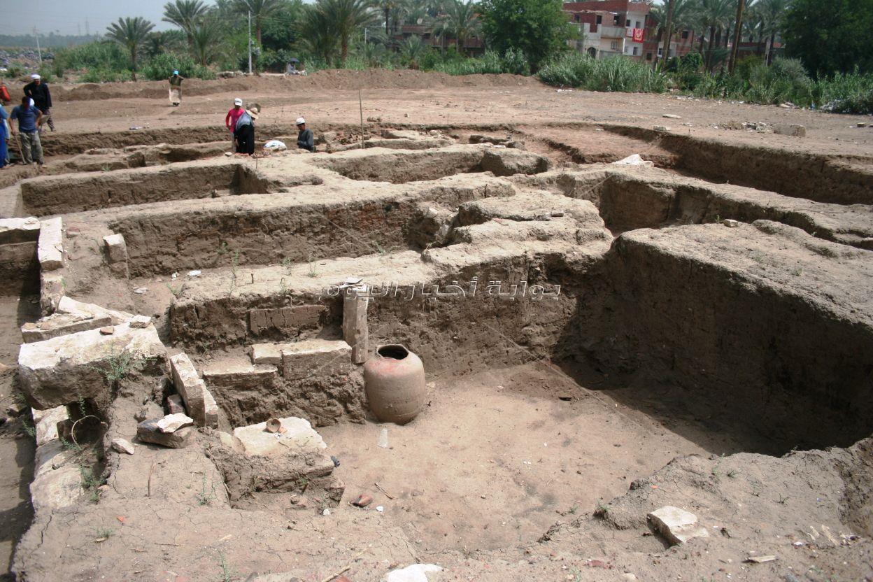 اكتشاف مبنى اثري ضخم بـ«حوض الدمرداش» في ميت رهينة