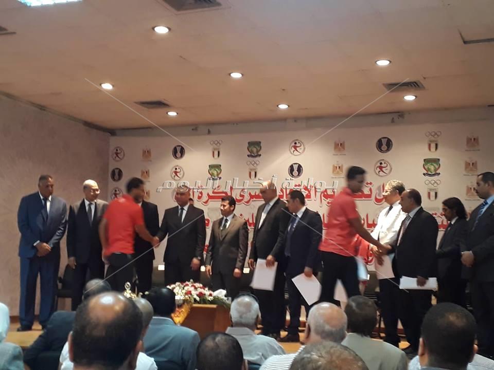 وزير الرياضة كرة اليد المصرية تشهد طفرة كبيرة ونقدم لها كل الدعم 