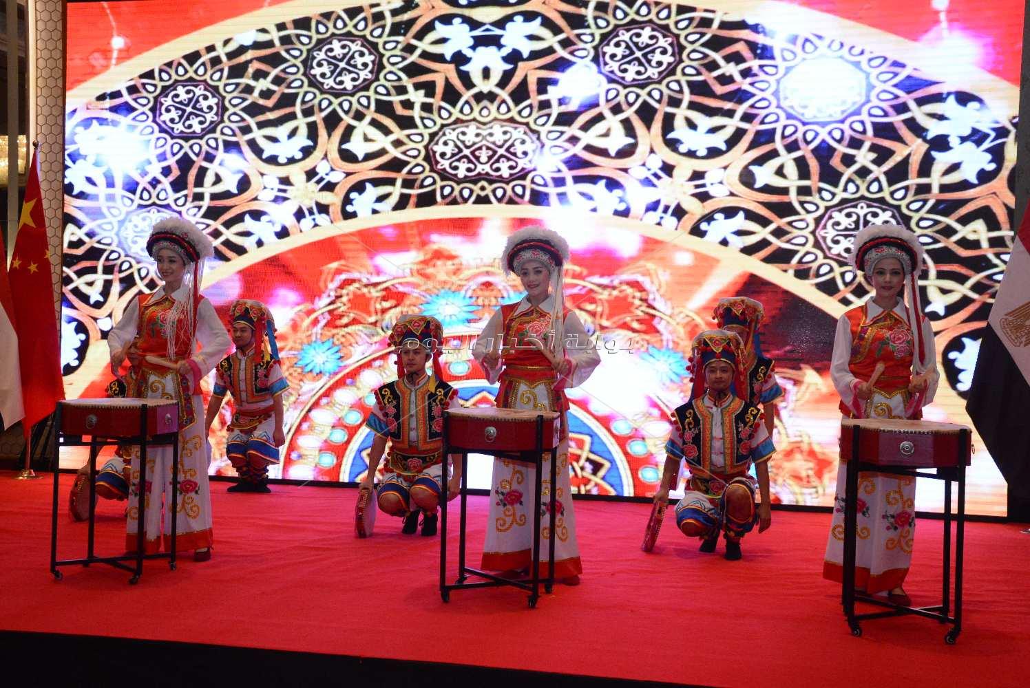 عصام شرف ووزيرا الإنتاج الحربي والتعليم العالي يحتفلون بالعيد الوطني للصين