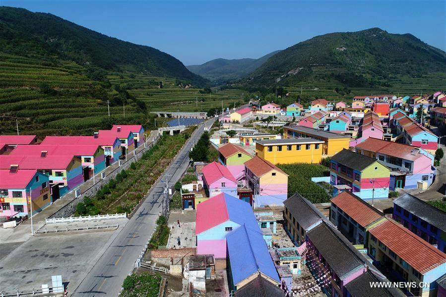 القرية الملونة في الصين 