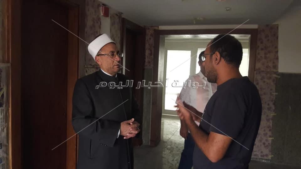 أمين "البحوث الإسلامية" يتأكد من مرافق وخدمات المبنى الجديد للمجمع قبيل استلامه