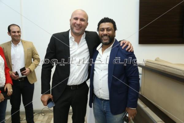 عمرو يوسف وهنا الزاهد وعمرو عبدالجليل في حفل «كأس إينرجي»