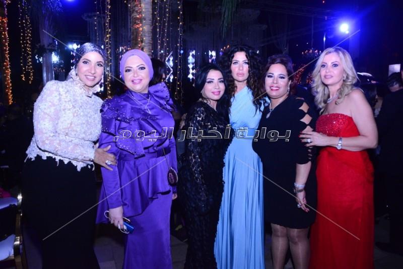 هيفاء وهبي تشعل زفاف حفيدة حسن مصطفي وميمي جمال 