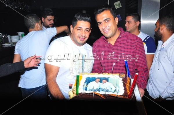 طارق عبد الحليم يحتفل بعيد ميلاد محمد حسن