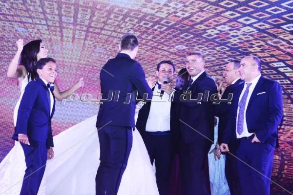 عمرو دياب ورامي عياش يشعلان زفاف «وليد ونورهان»