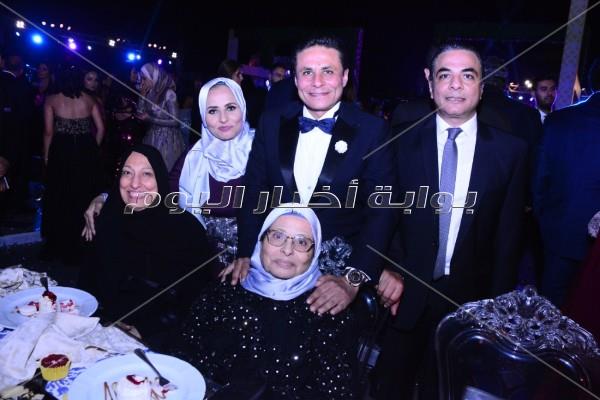 عمرو دياب ورامي عياش يشعلان زفاف «وليد ونورهان»